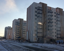 Квартиры для работников космодрома в Циолковском снабдили картинами и кастрюлями