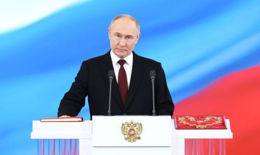 владимир путин официально вступил в должность президента россии