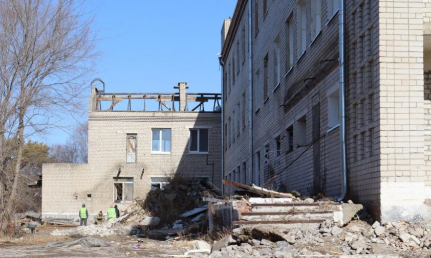 на ремонт трехэтажного корпуса поликлиники тамбовки выделили более 160 миллионов рублей
