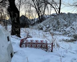 Благовещенские неокраеведы обвинили ГСТК в захвате освобожденного участка Вознесенского кладбища