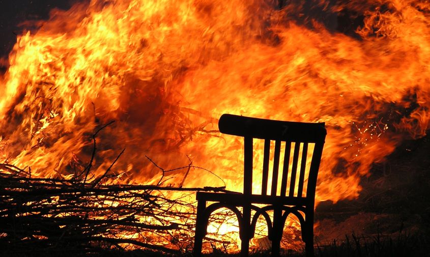за год в бытовых пожарах в приамурье погибли 65 человек