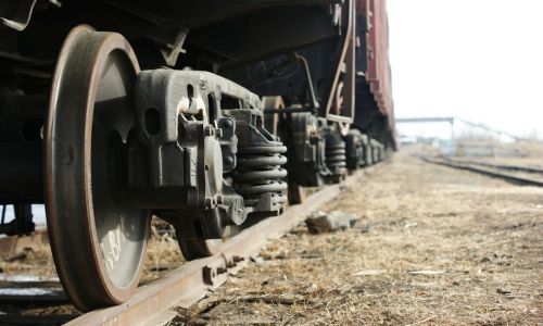 на железнодорожника напали с ножом в поезде между свободным и белогорском