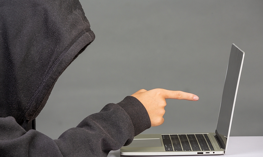 Россиян предупредили об активизации мошенников в преддверии 23 февраля и 8 марта