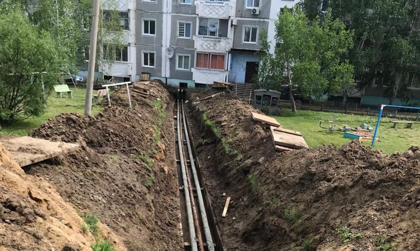 в администрации шимановска прокомментировали ситуацию с развороченным приезжими подрядчиками двором
