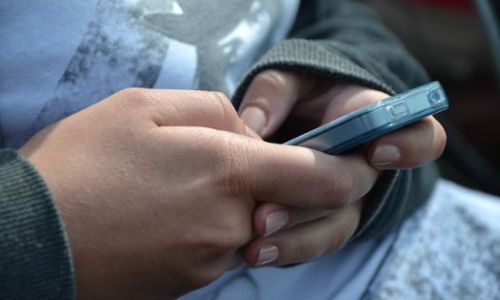 российская молодежь больше боится потерять телефон, чем заразиться коронавирусом
