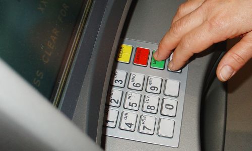 житель завитинска поверил «сотруднику банка» и потерял 95 тысяч рублей