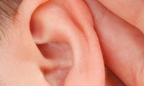 у инфицированных covid-19 могут возникать проблемы со слухом
