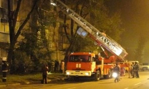 белогорские пожарные обнаружили труп мужчины в горевшей квартире