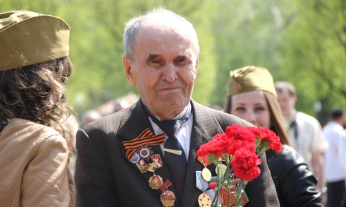 в честь 75-летия победы ветеранам выплатят по 75 тысяч рублей
