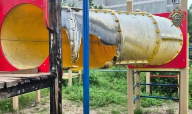 Девочка сломала руку на горке в Благовещенске