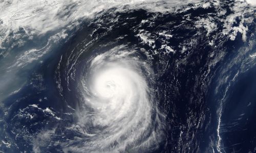 на дальний восток надвигается тайфун «ин-фа»: приамурье окажется в эпицентре непогоды
