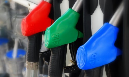 эксперт: цены на бензин в россии не должны вырасти