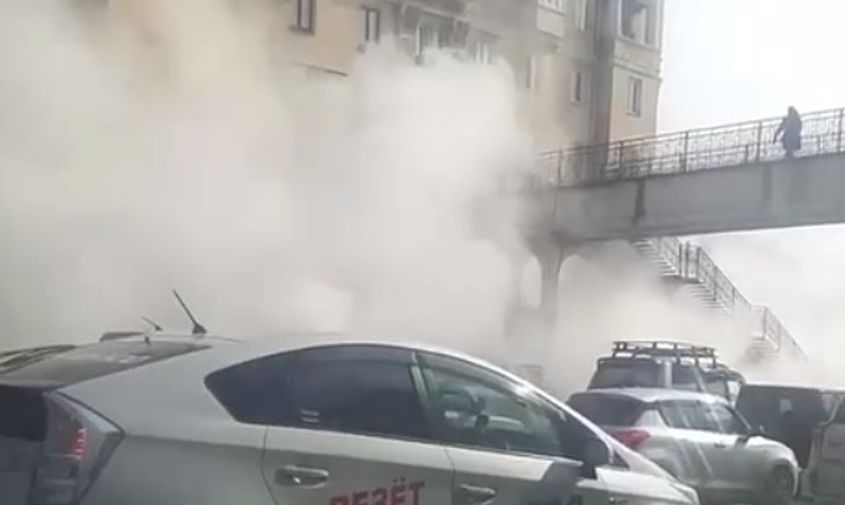 мощный порыв во владивостоке: улицы в кипятке, 30 тысяч человек без отопления и горячей воды
