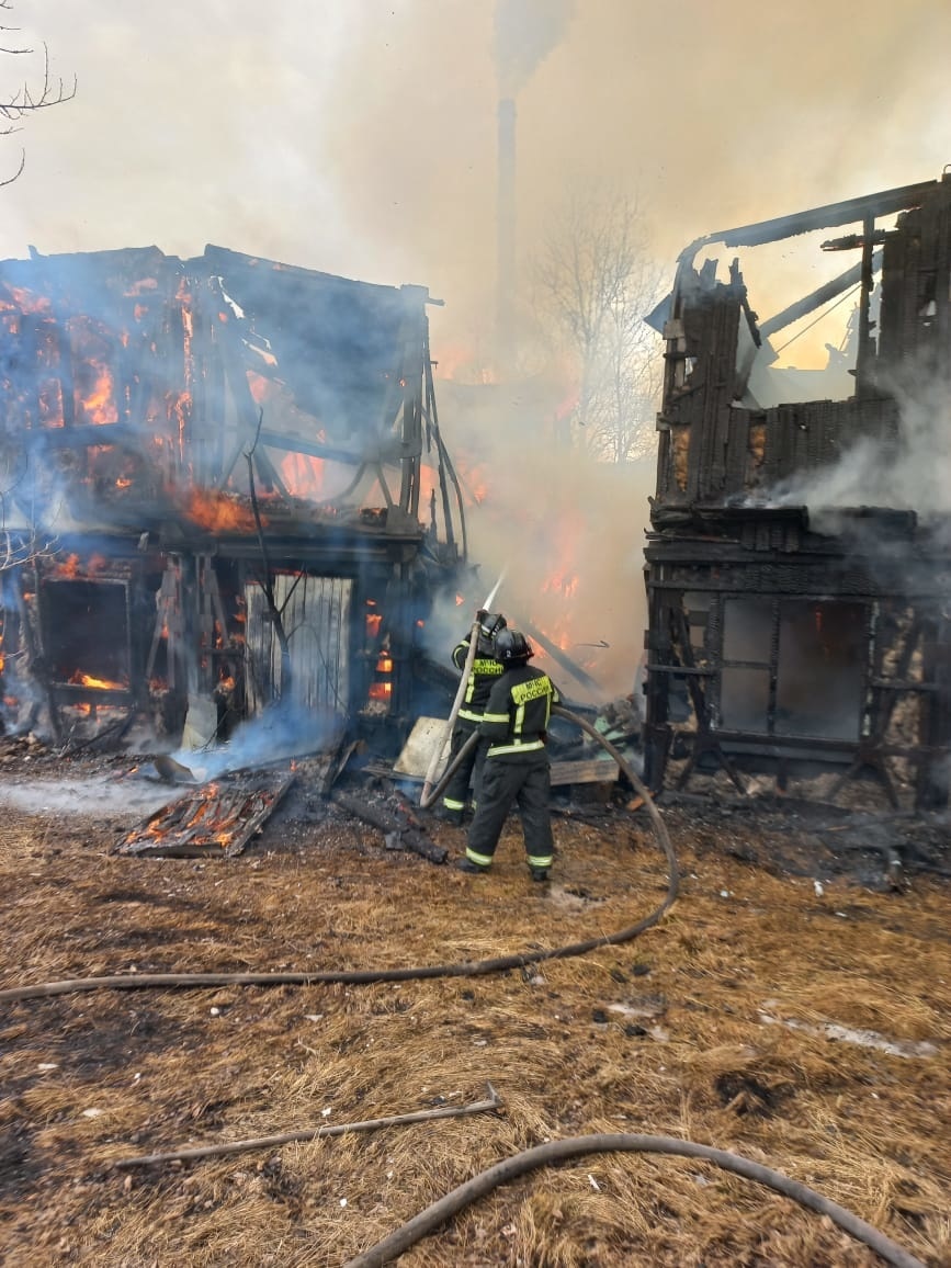 В Благовещенске сгорел дом на улице Нагорной | 26.03.2022 | Благовещенск -  БезФормата