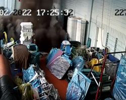 Появилось видео обрушения потолка в спортшколе Зеи