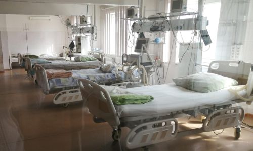 в инфекционный госпиталь на базе роддома в благовещенске поступили 16 больных коронавирусом

