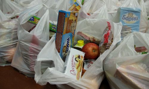 благовещенский бизнесмен перечислил почти миллион рублей на покупку продуктовых пакетов для многодетных семей
