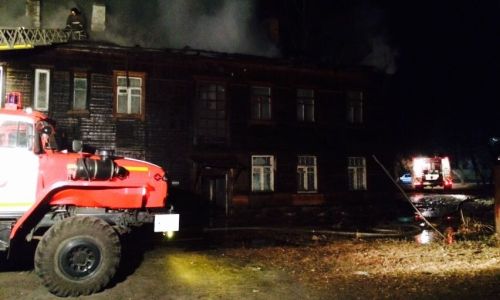 пожарные нашли труп мужчины в горевшем доме в шимановске