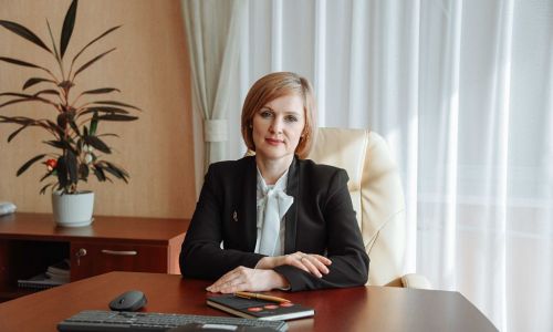 людмила старкова оставляет пост министра экономического развития и внешних связей амурской области