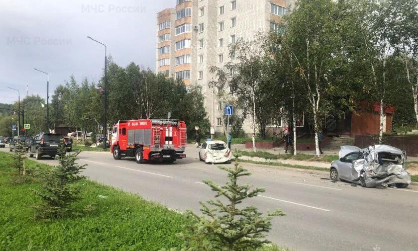 участниками жесткой аварии в тынде стали три автомобиля