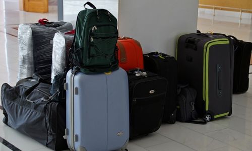 злой рок:  пассажиры рейса, ставшие свидетелями пожара в аэропорту благовещенска, остались без багажа