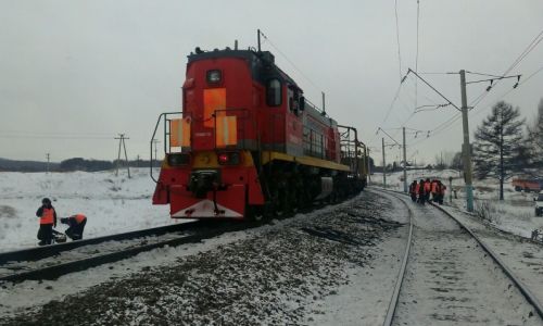 пассажирский поезд застрял в тындинском районе из-за происшествия на ж/д путях