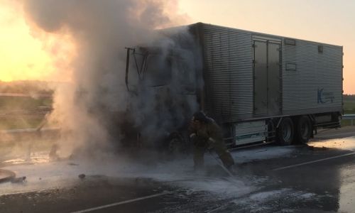 ночью в благовещенске горели три грузовика: специалисты подозревают поджог