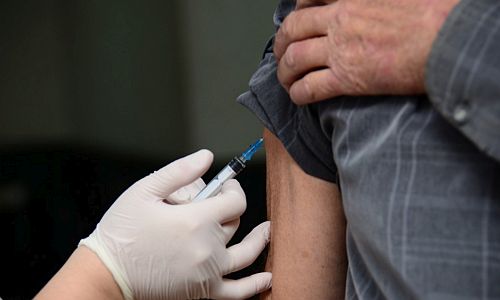 вакцина против пневмококковой инфекции поступила во все поликлиники приамурья
