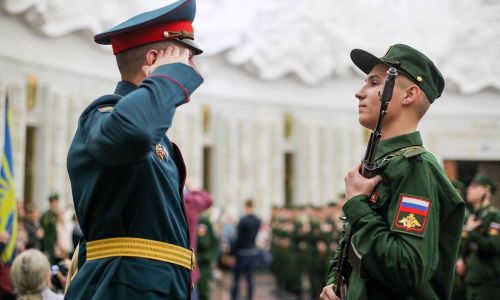 вциом: только треть россиян проходила службу в армии
