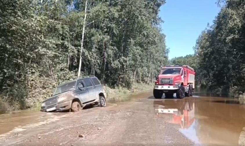Жилые дома и дороги в Селемджинском районе постепенно освобождаются от воды