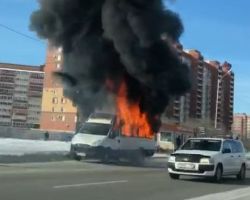 В микрорайоне Благовещенска сгорел маршрутный автобус