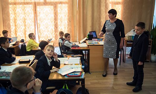 амурские учителя получат по 5 тысяч рублей за классное руководство
