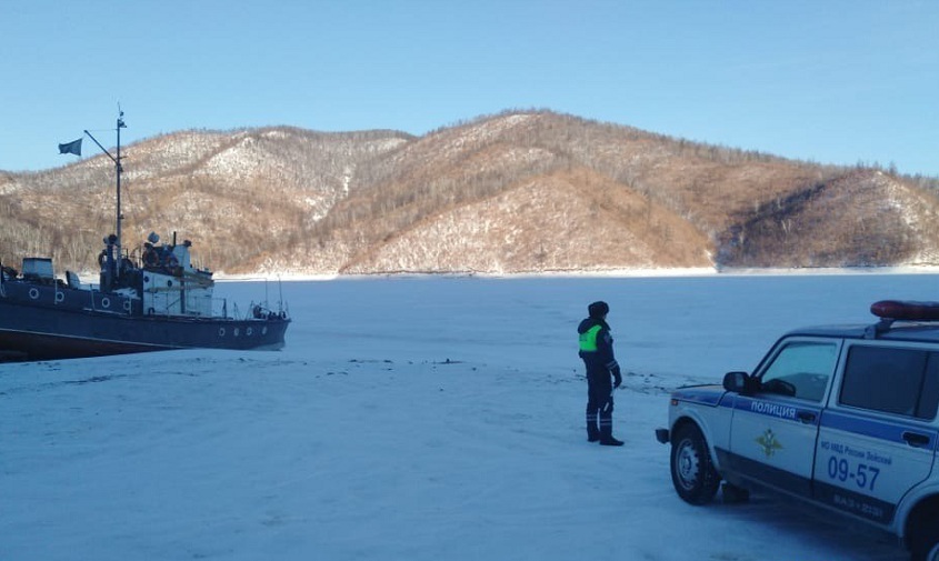 водителя провалившейся под лед зейского водохранилища иномарки будут судить за гибель пассажира