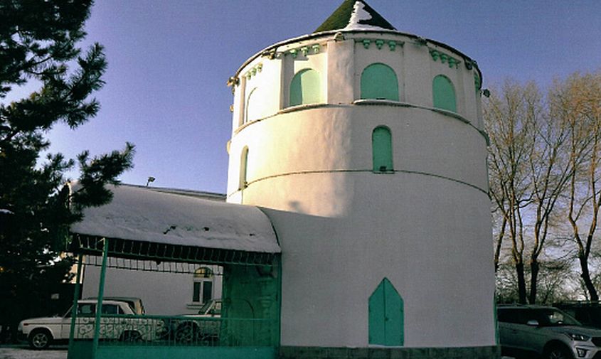 старинную водонапорную башню возле бани № 6 в благовещенске продали за 1,9 миллиона рублей 
