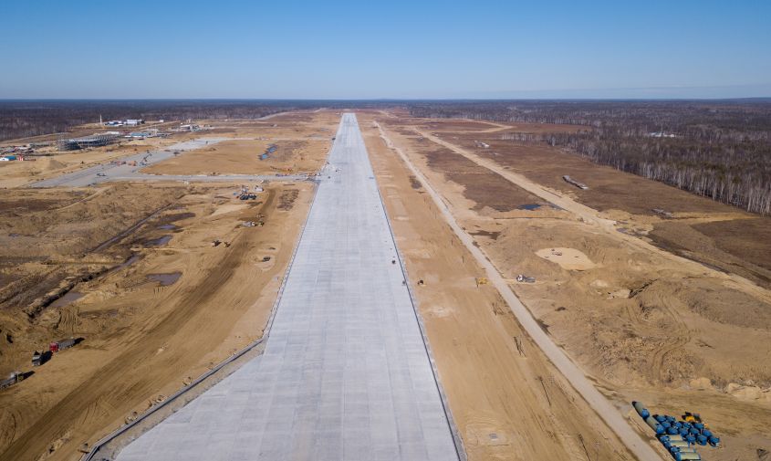первый самолет приземлится на космодроме восточный в декабре
