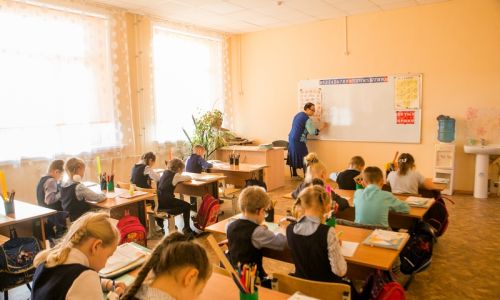 министерство просвещения утвердило новые образовательные стандарты для начальных и средних классов
