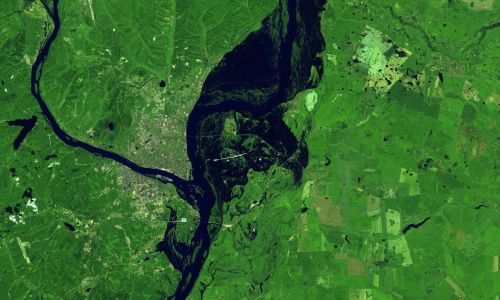 космоснимки показали разницу между первой и второй волной паводка в амурской области 
