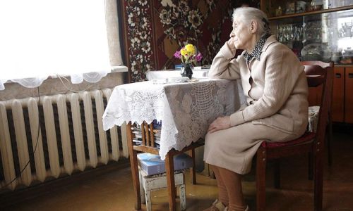 мишустин призвал пожилых россиян оставаться дома
