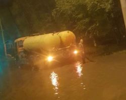 Ночью специалисты ГСТК откачивали воду с улиц Благовещенска