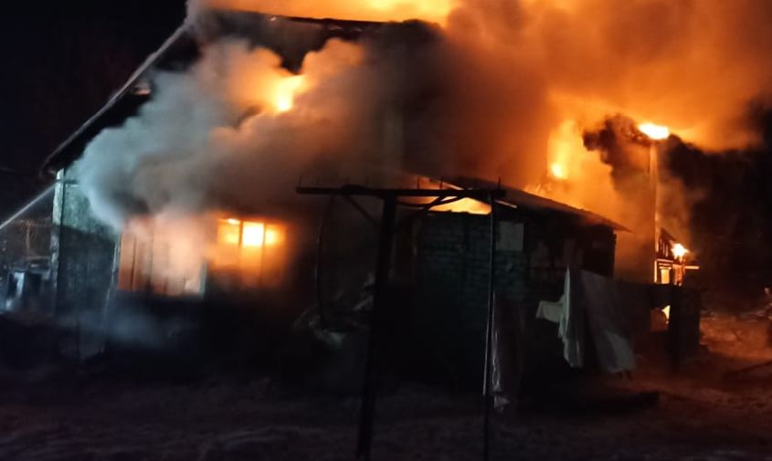 дом многодетной семьи полностью сгорел в константиновке