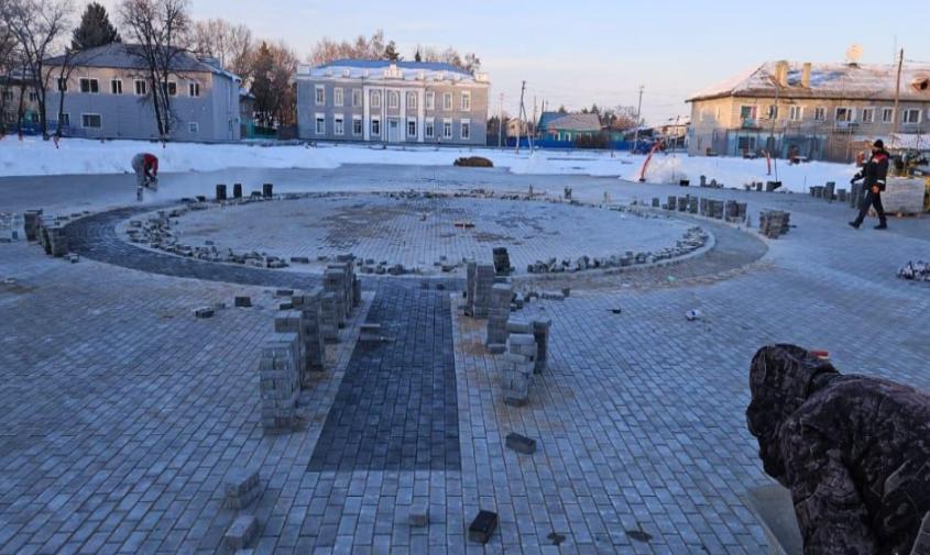 «Амурский якорь»: в Пояркове по нацпроекту благоустраивают центральную площадь