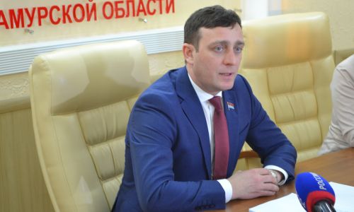 логинов: «говорят, что депутаты устали протирать кресла и не ходят на заседания — это неправда»