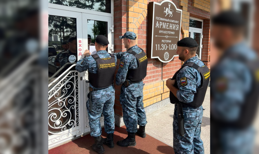 В Благовещенске приставы опечатали ресторан и гостиницу «Армения»