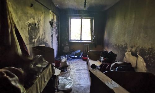из-за загоревшегося дивана в благовещенске пришлось эвакуировать 17 человек