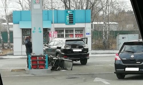 Пропала жена на заправке. Заправка Белогорск. На Лукойле вырвали колонку.