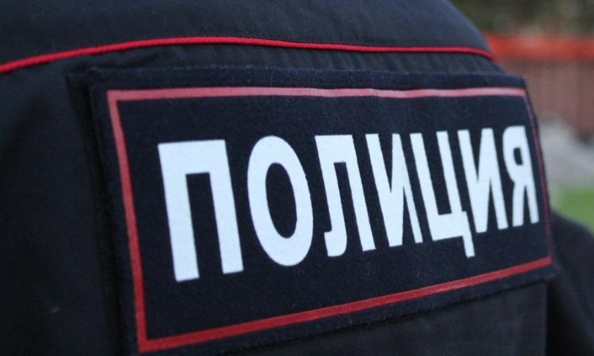 Замахнулся рукой: суд ждет 55-летнего благовещенца, который публично унизил полицейского