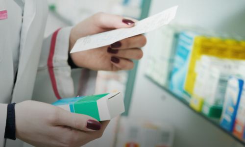 активисты онф выявили в аптеках регионов нехватку противовирусных препаратов

