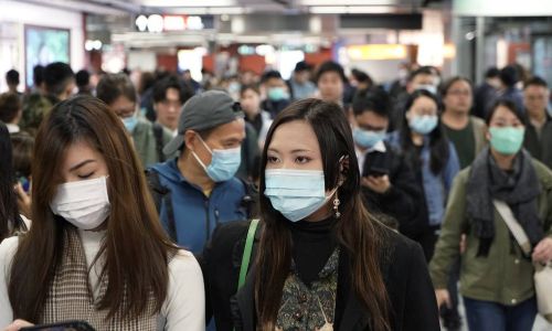 число заразившихся коронавирусом в китае почти достигло 2 000, умерли 56 человек
