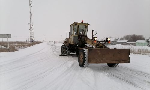 для расчистки снега на дороги амурской области вышла новая техника
