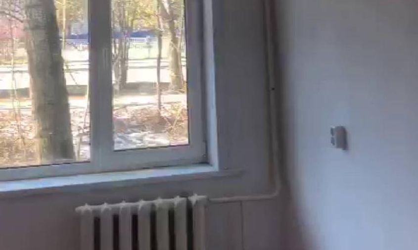 администрация райчихинска выделила сироте квартиру без ремонта
